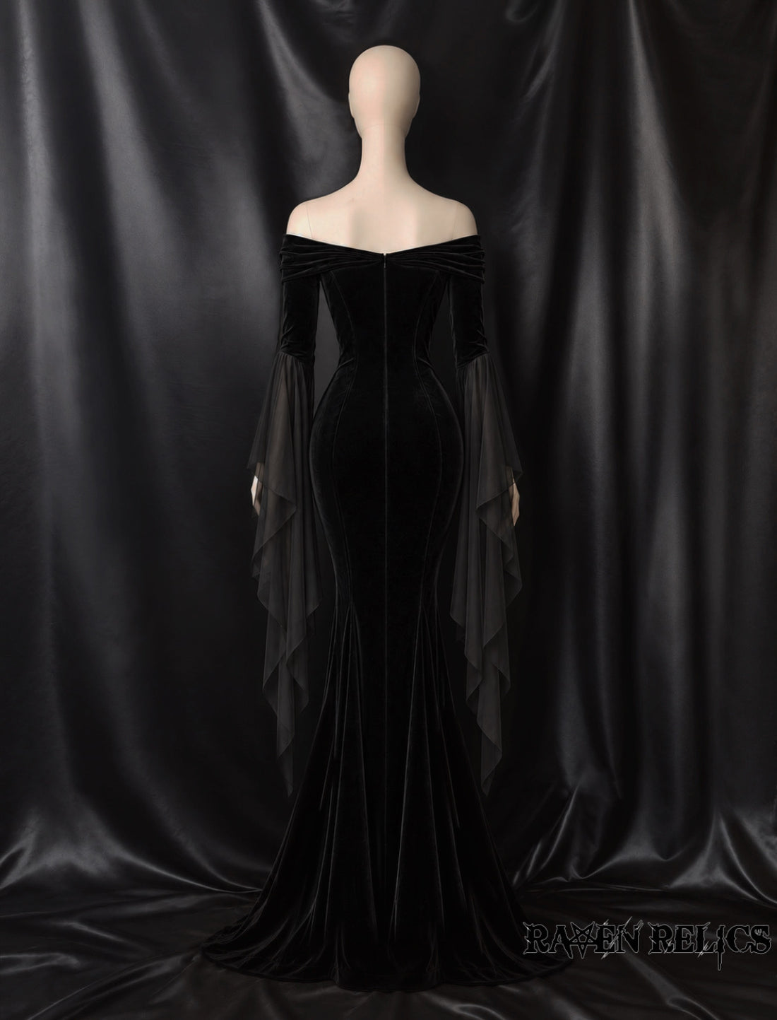 Kiss of the Night | Black Velvet Gothic Dress