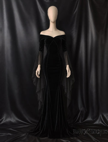 Kiss of the Night | Black Velvet Gothic Dress